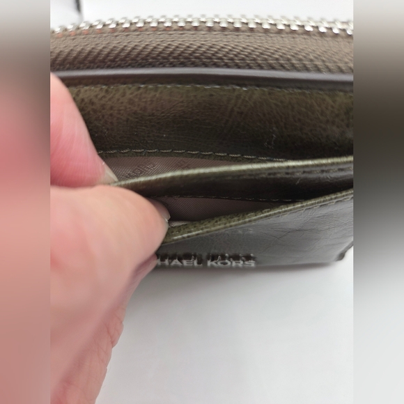 Michael Kors Olive Jet Set Travel Faux Leather Wallet/Cardcase - Picture 4 of 9